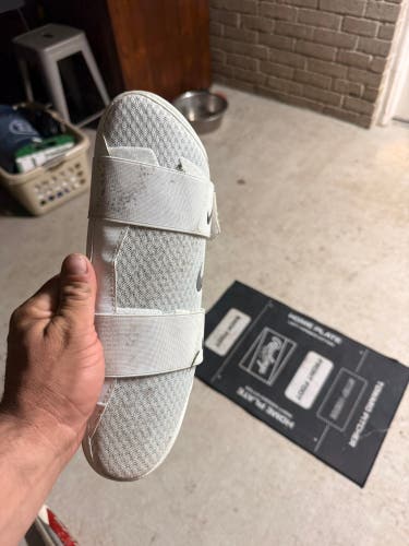 White Senior Nike Shin Guards (Used)