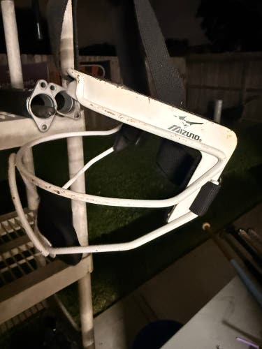 Youth Mizuno Catcher's Mask (Used)
