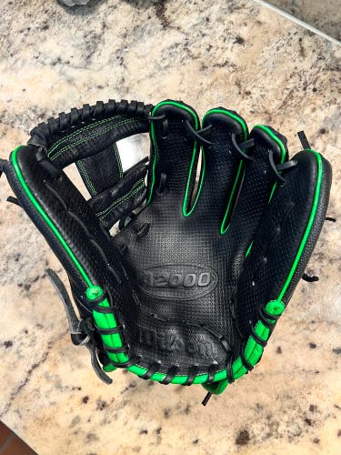 Wilson A2000 RH Infield Baseball Glove 11.5" (Used)