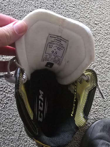 2020 CCM Super Tacks 9380 Hockey Goalie Skates Regular Width 9.5 (Used)