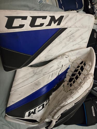CCM EFlex 5.5 Regular blocker and glove (Used)