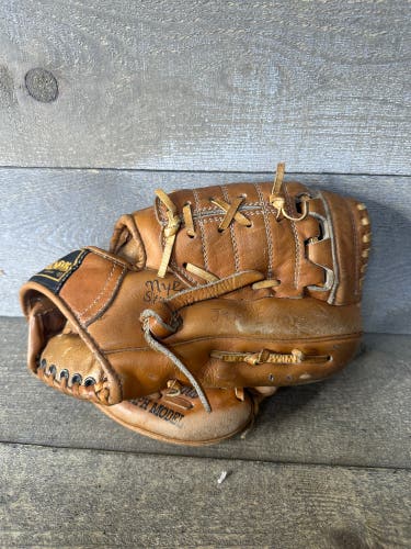 Wilson Autograph Model Darrell Evans Right Hand Thrower Baseball Glove A2174 11"