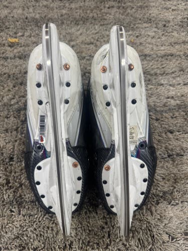 2025 Bauer Vapor Flylite Hockey Skates Pro Stock 6.5 (Used)