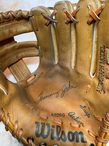 Wilson Tommy John Auto A2260 RH Pitcher's Baseball Glove 11.5" (Used)