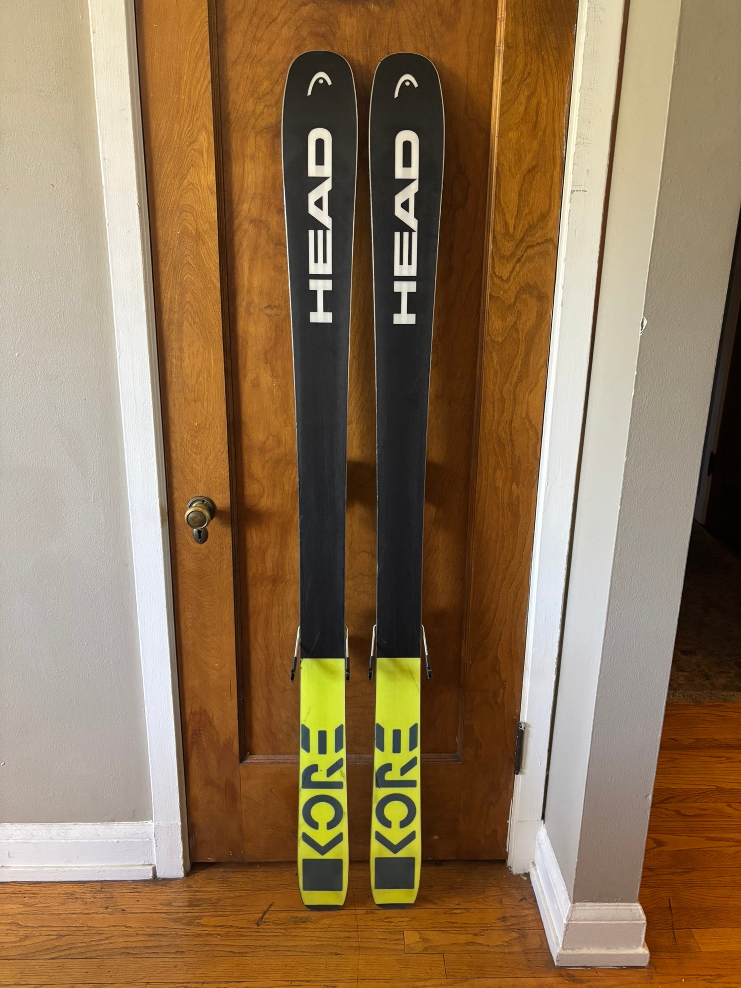Head Kore 93 177cm with Look Pivot 18 GripWalk Bindings