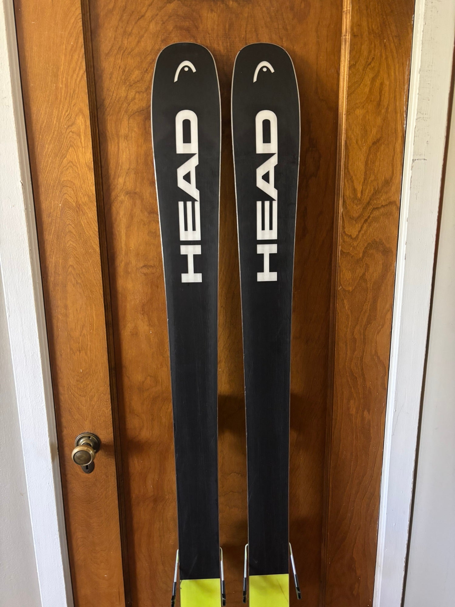 Head Kore 93 177cm with Look Pivot 18 GripWalk Bindings