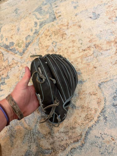 2020 Wilson A2000 RH Infield Baseball Glove 11.5" (Used)