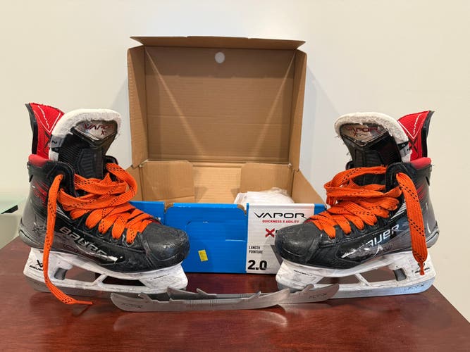 Black 2023 Bauer Vapor X5 Pro Hockey Skates Regular Width Size 2 (Used)