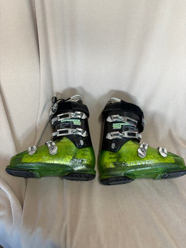 Mondo 28 & 28.5 Unisex Rossignol All Mountain Experience 130 Ski Boots (Used)