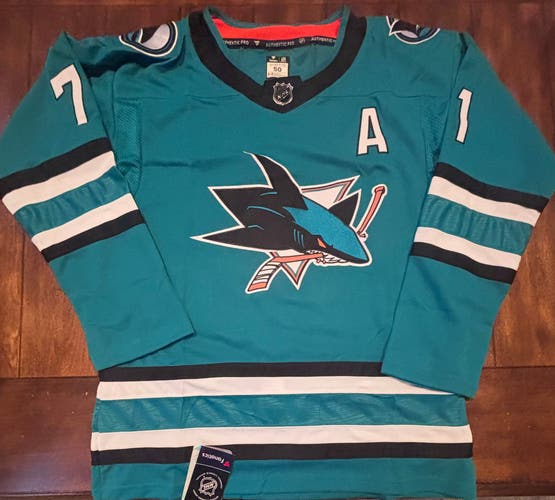 San Jose Sharks Macklin Celebrini Jersey Adult Medium NWT
