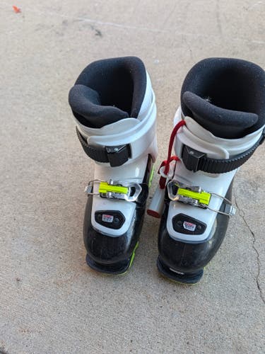 Mondo 22 & 22.5 Kid's Dalbello CX2 Ski Boots Soft Flex (Used)