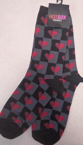 ST11a HotSox Hot Sox "Heart Checkered Novelty" Crew Length Socks FREE SHIPPING