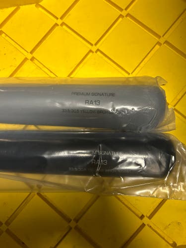 2 Bats (B45) (-3) 31.5 oz 33.5 (New) Model RA13 Premium Signature Yellow Birc