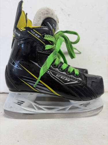 Black CCM Tacks 4092 Hockey Skates Regular Width 12 (Used)