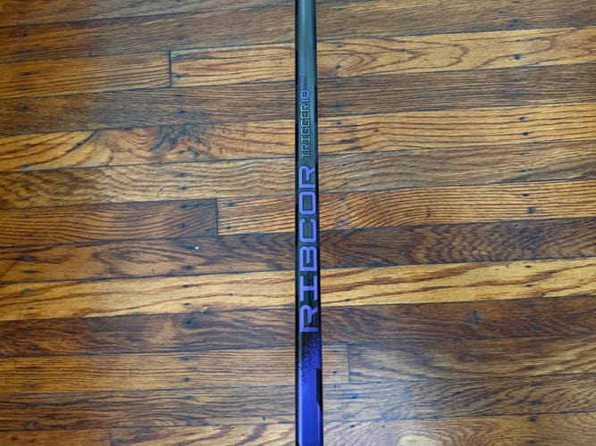 Senior CCM Ribcor Trigger 10 Pro Left Hand Hockey Stick P29 75 Flex (New)