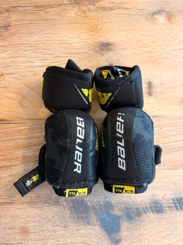 Youth Medium Bauer Elbow Pads (Used)