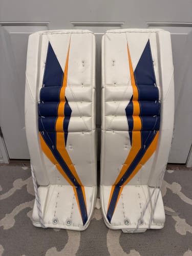 35" True L12.2 Goalie Leg Pads (Used-Pro Return)