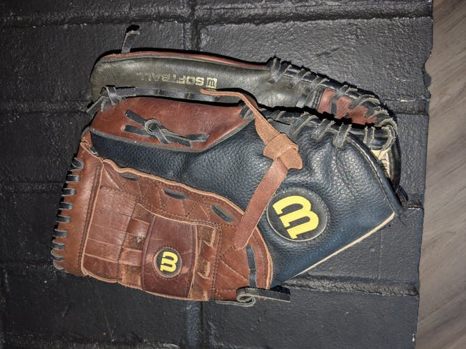 Wilson A2477 13” Elite Softball Glove RHT