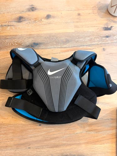 Large Youth Nike Vapor Shoulder Pads (Used)