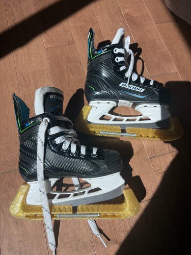 Bauer XLP Hockey Skates 10 (Used)