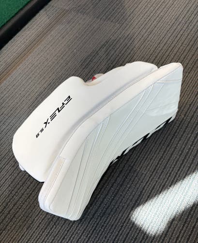 CCM Eflex 5.9 Blocker Senior (New)