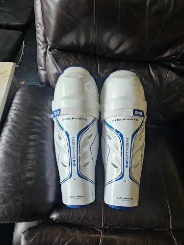 Senior Bauer Nexus 400 16" Shin Pads