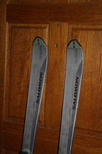 All Mountain 152cm Salomon Skis With Salomon Bindings