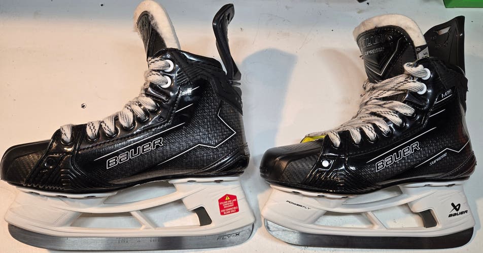 Black 2025 Bauer Supreme M50 Pro Hockey Skates Regular Width Pro Stock Size 3.5 (Used for 2 Weeks)