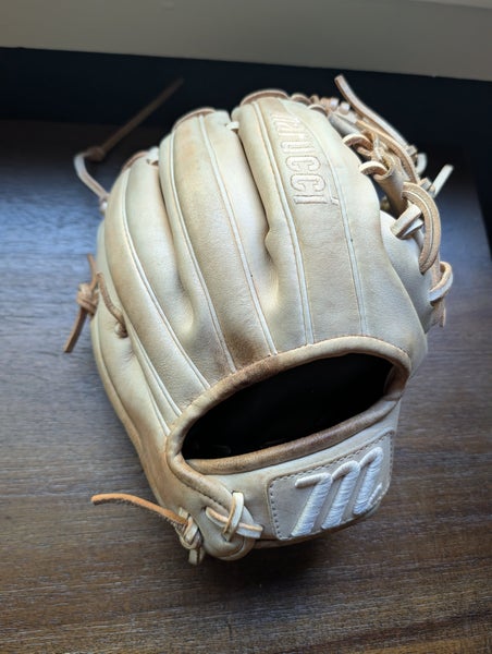 Marucci Ascension M Type AS42A2 11.25" Infield Baseball Glove I-Web RHT