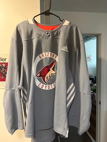 Men's Arizona Coyotes Practice Jersey (Used) - Adidas, Size 56
