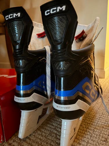 Blue 2023 CCM JetSpeed FT6 Pro Hockey Skates Regular Width Pro Stock 8.5 (Used)
