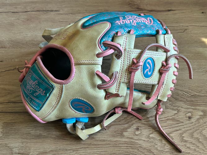 Limited Release Rawlings Heart of the Hide RH Baseball Glove 11.5" (Used)