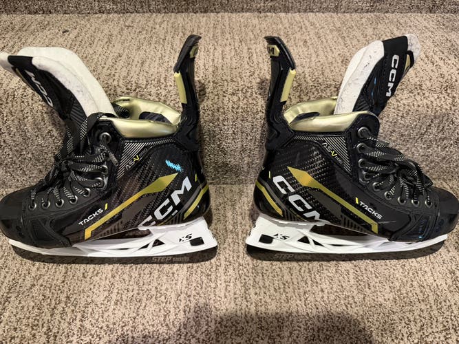 Black 2022 CCM AS-V Pro Hockey Skates Regular Width Size 5 (Used)