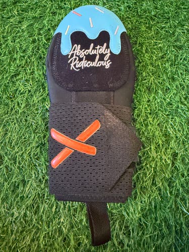 Black Junior Sliding Mitt (Used)