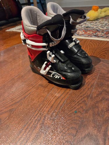 Mondo 19 & 19.5 Kid's Tecnica RJ Ski Boots Medium Flex (Used)