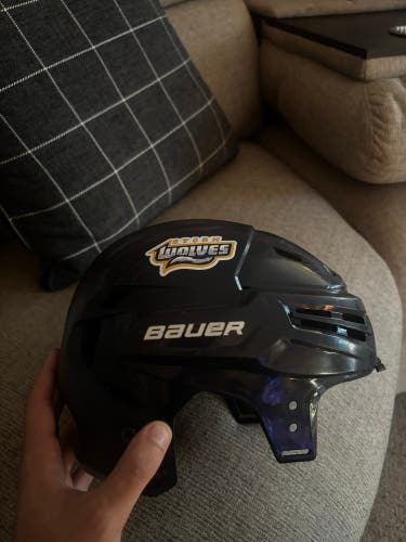 Medium Bauer Re-Akt Helmet (Used)