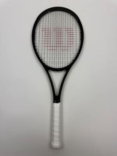 Wilson Pro Staff 97 V13, 4 3/8 Very Good Condition