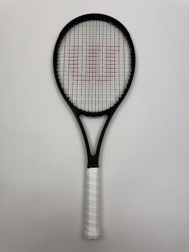 Wilson Pro Staff 97 V11, 4 3/8 Very Good Condition