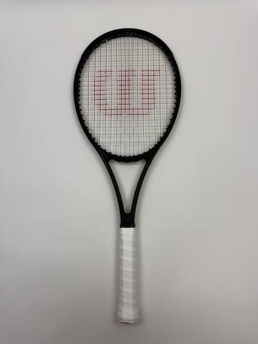 Wilson Pro Staff 97 V11, 4 3/8 Very Good Condition