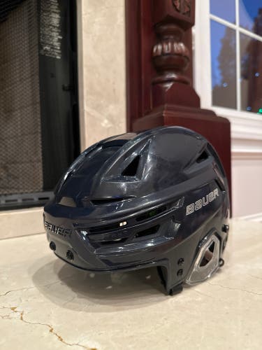 Medium Bauer Re-Akt 155 Helmet (Used)