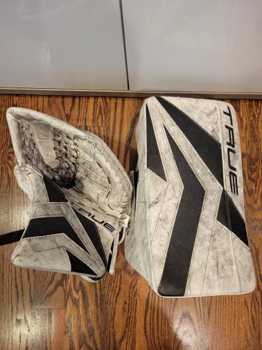 True Catalyst 7x3 Glove and Blocker set (Used)