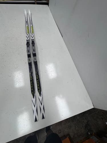 Used Fischer 202 NNN SUPERLIGHT WAX Mens XC Ski/Binding 202 cm 11860-S000317194