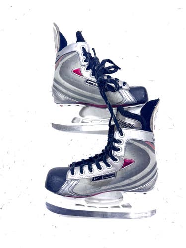 Used Bauer XXII Intermediate Hockey Skate Intermediate 5.0 11860-S000317450