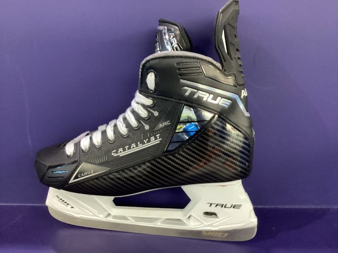 Black True Catalyst Arc Hockey Skates Regular Width 9 (New)