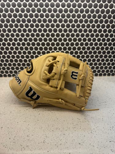 Wilson A2000 RH Infield Baseball Glove 11.75" (Used)