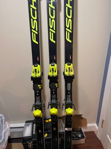Racing 188 cm Fischer RC4 WC GS Skis With Bindings Max Din 18 (Used)
