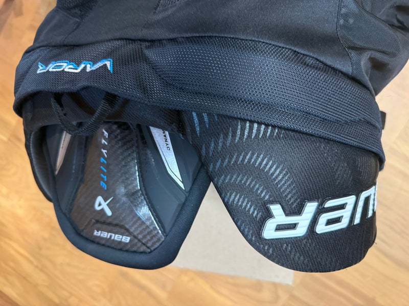 Senior Medium Bauer Flylite Hockey Pants (Used)