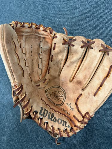Wilson A2000 RH Baseball Glove 12" (Used)