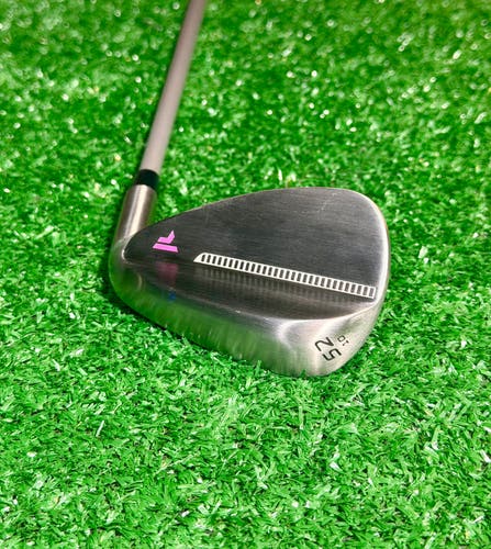 BRAND NEW 2026 Gap Wedge - Ladies Flex - 52° - Graphite Shaft - RH
