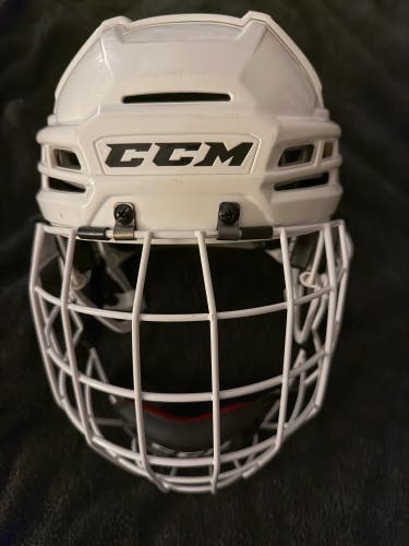 Large CCM Tacks 910 Helmet (Used)